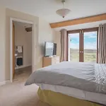 Spacious Barn Conversion 4 Bedroom Hot Tub - Pass The Keys 펜션 *