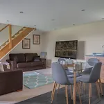 Spacious Barn Conversion 4 Bedroom Hot Tub - Pass The Keys *
