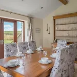 Spacious Barn Conversion 4 Bedroom Hot Tub - Pass The Keys * Seathwaite