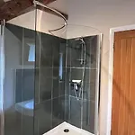 Spacious Barn Conversion 4 Bedroom Hot Tub - Pass The Keys Ferienhaus *