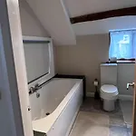 Spacious Barn Conversion 4 Bedroom Hot Tub - Pass The Keys