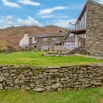 Spacious Barn Conversion 4 Bedroom Hot Tub - Pass The Keys Seathwaite
