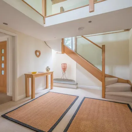 Spacious Barn Conversion 4 Bedroom Hot Tub - Pass The Keys