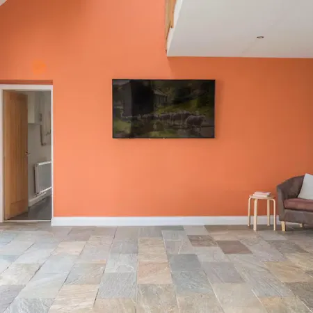 بيت للعطل Spacious Barn Conversion 4 Bedroom Hot Tub - Pass The Keys *
