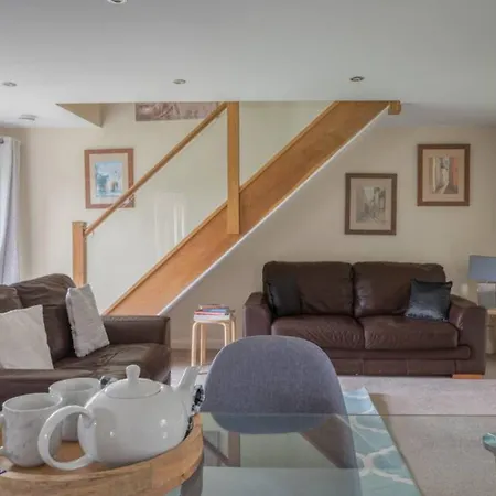 Spacious Barn Conversion 4 Bedroom Hot Tub - Pass The Keys *