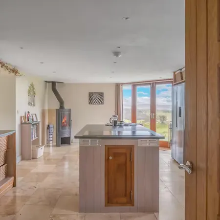 Spacious Barn Conversion 4 Bedroom Hot Tub - Pass The Keys * Seathwaite