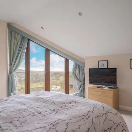 Holiday home Spacious Barn Conversion 4 Bedroom Hot Tub - Pass The Keys