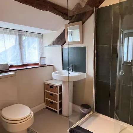 Spacious Barn Conversion 4 Bedroom Hot Tub - Pass The Keys
