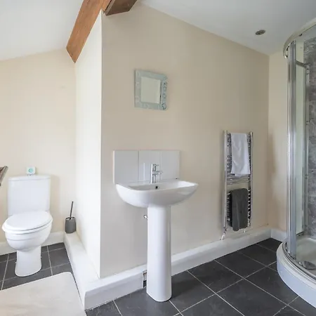 بيت للعطل Spacious Barn Conversion 4 Bedroom Hot Tub - Pass The Keys