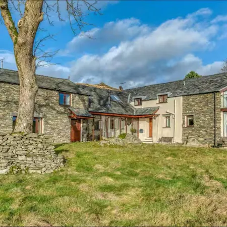 Spacious Barn Conversion 4 Bedroom Hot Tub - Pass The Keys