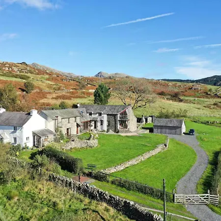Spacious Barn Conversion 4 Bedroom Hot Tub - Pass The Keys * Seathwaite