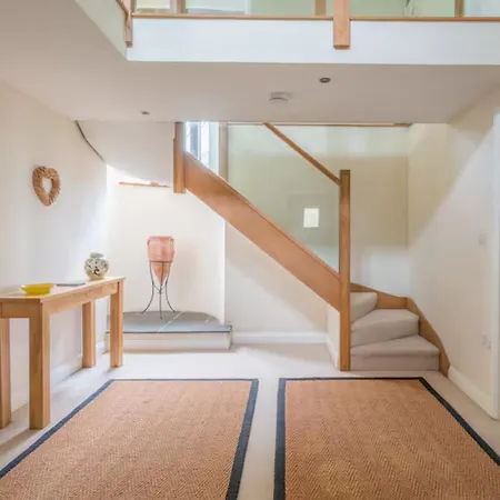 Spacious Barn Conversion 4 Bedroom Hot Tub - Pass The Keys * Seathwaite