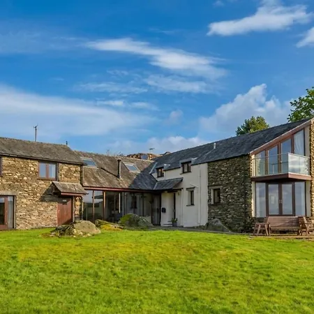 Spacious Barn Conversion 4 Bedroom Hot Tub - Pass The Keys Seathwaite