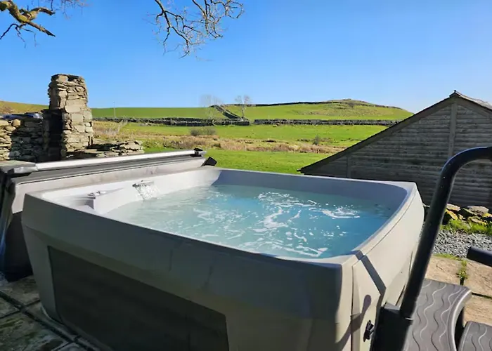 Holiday home Spacious Barn Conversion 4 Bedroom Hot Tub - Pass The Keys *