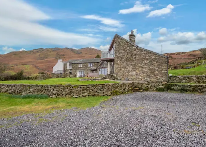 Spacious Barn Conversion 4 Bedroom Hot Tub - Pass The Keys *