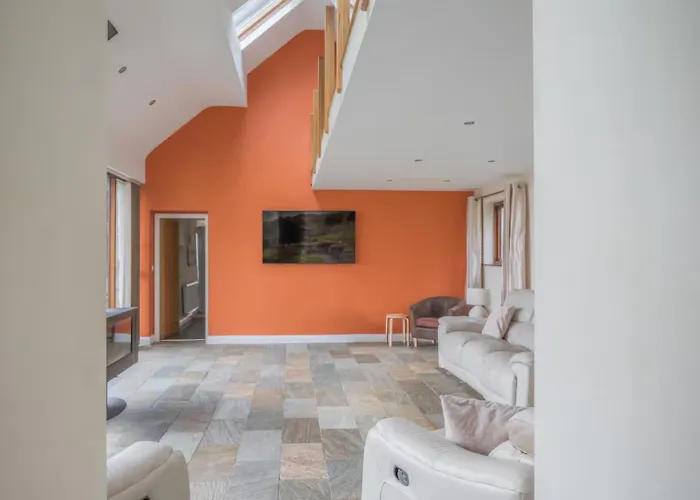 Spacious Barn Conversion 4 Bedroom Hot Tub - Pass The Keys