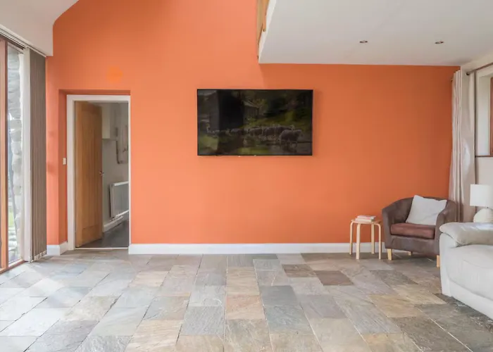 Holiday home Spacious Barn Conversion 4 Bedroom Hot Tub - Pass The Keys *