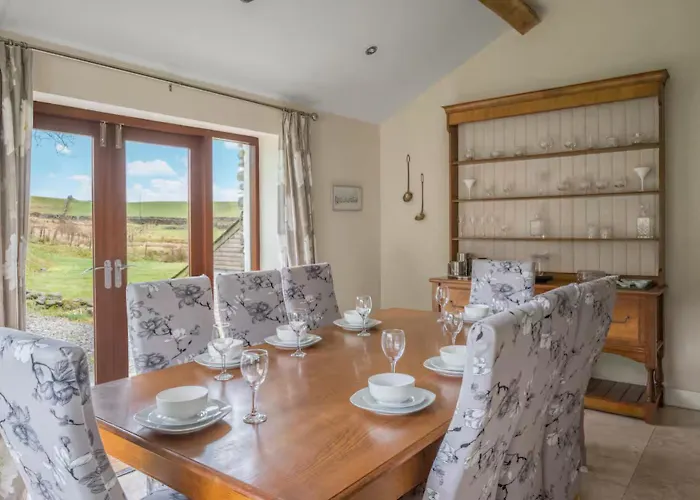 Spacious Barn Conversion 4 Bedroom Hot Tub - Pass The Keys * Seathwaite