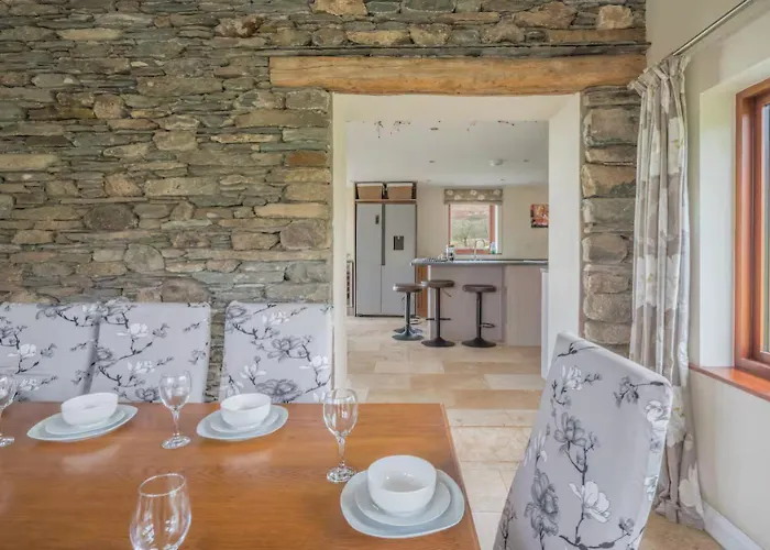 Spacious Barn Conversion 4 Bedroom Hot Tub - Pass The Keys *