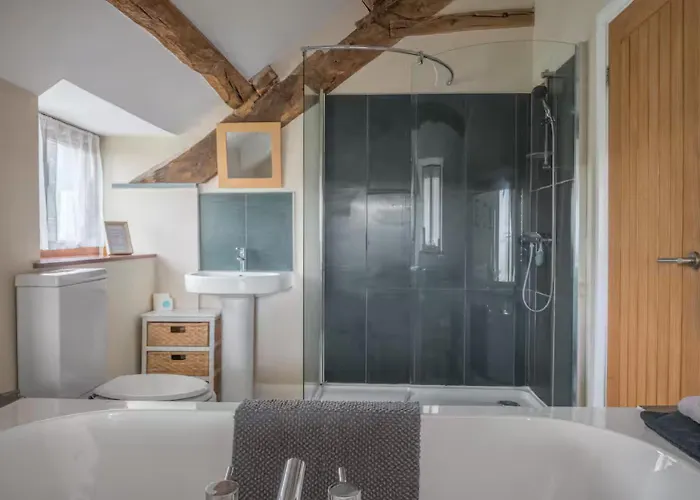 Spacious Barn Conversion 4 Bedroom Hot Tub - Pass The Keys * Seathwaite