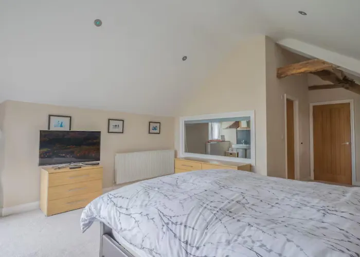 Spacious Barn Conversion 4 Bedroom Hot Tub - Pass The Keys