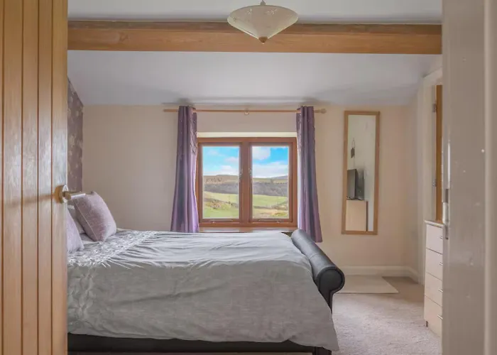 Holiday home Spacious Barn Conversion 4 Bedroom Hot Tub - Pass The Keys