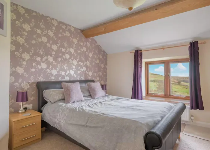 Spacious Barn Conversion 4 Bedroom Hot Tub - Pass The Keys Holiday home Seathwaite