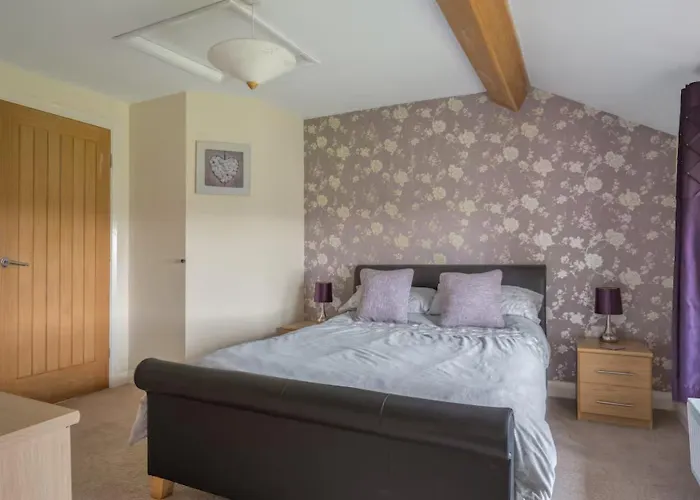 Spacious Barn Conversion 4 Bedroom Hot Tub - Pass The Keys