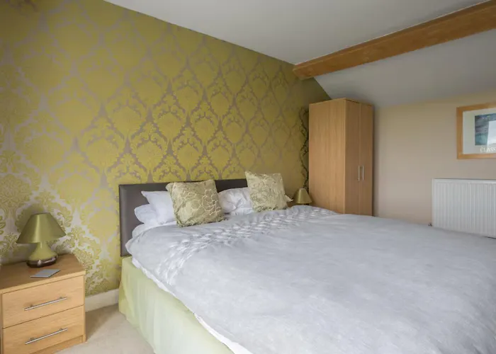 Spacious Barn Conversion 4 Bedroom Hot Tub - Pass The Keys Seathwaite