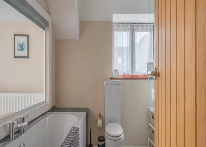 Holiday home Spacious Barn Conversion 4 Bedroom Hot Tub - Pass The Keys *