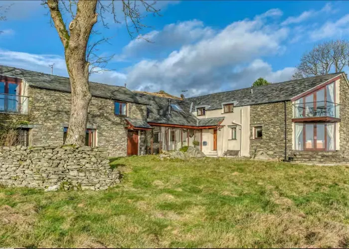 Spacious Barn Conversion 4 Bedroom Hot Tub - Pass The Keys