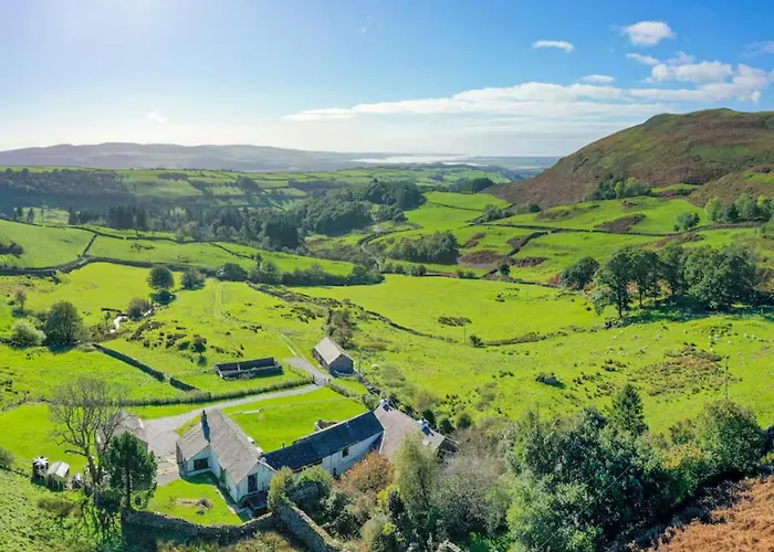 Spacious Barn Conversion 4 Bedroom Hot Tub - Pass The Keys *