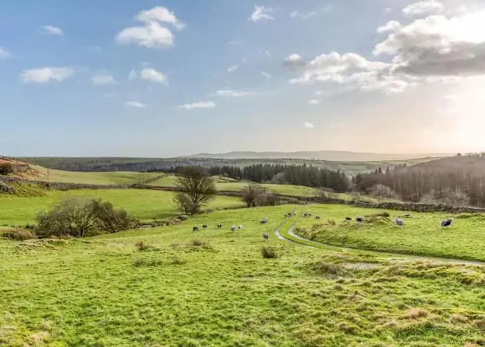 Spacious Barn Conversion 4 Bedroom Hot Tub - Pass The Keys * Seathwaite