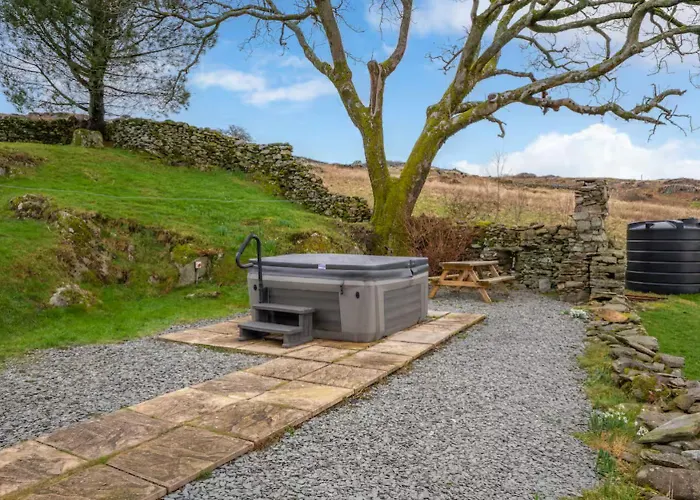 Holiday home Spacious Barn Conversion 4 Bedroom Hot Tub - Pass The Keys *