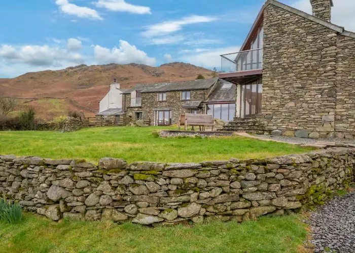 Spacious Barn Conversion 4 Bedroom Hot Tub - Pass The Keys Seathwaite