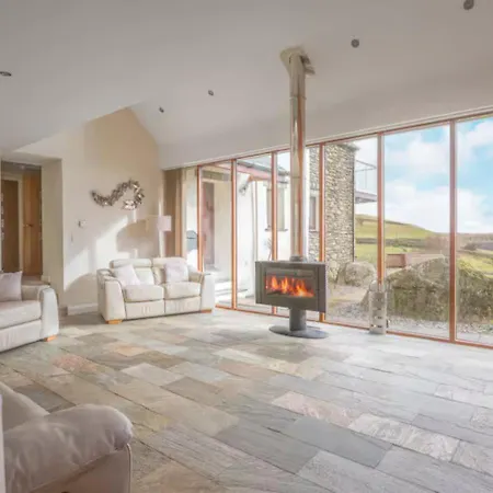 Spacious Barn Conversion 4 Bedroom Hot Tub - Pass The Keys Nyaraló