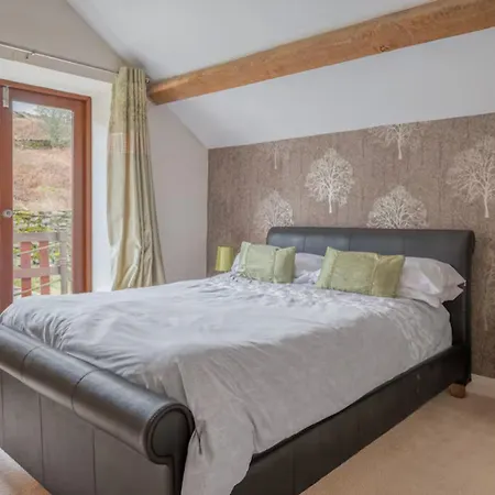 Spacious Barn Conversion 4 Bedroom Hot Tub - Pass The Keys