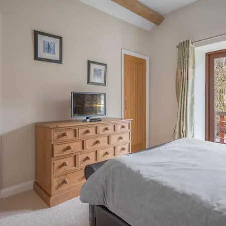 Spacious Barn Conversion 4 Bedroom Hot Tub - Pass The Keys Seathwaite