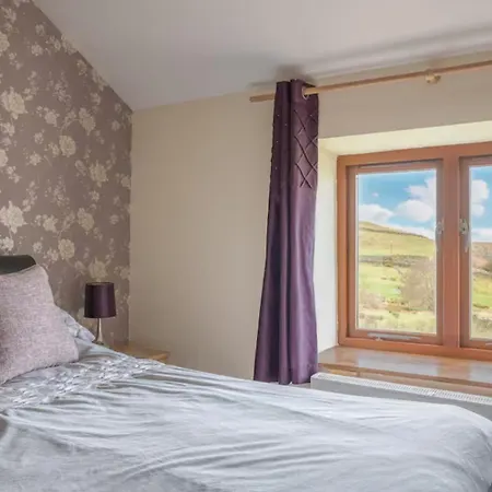 Spacious Barn Conversion 4 Bedroom Hot Tub - Pass The Keys Nyaraló
