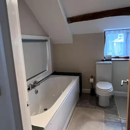 Spacious Barn Conversion 4 Bedroom Hot Tub - Pass The Keys